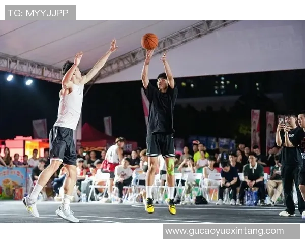 姚明与约瑟夫杨的篮球传奇对决与友谊故事探讨 姚明与约瑟夫杨的篮球传奇对决与友谊故事探讨