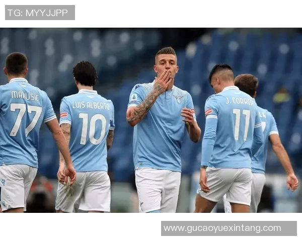 国王杯精彩对决国米逆转那不勒斯引发争议判罚全场沸腾 国王杯精彩对决国米逆转那不勒斯引发争议判罚全场沸腾