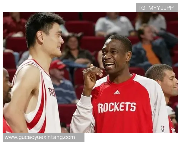 纳什与姚明的篮球传奇:从对决到友谊的跨越之路 纳什与姚明的篮球传奇:从对决到友谊的跨越之路