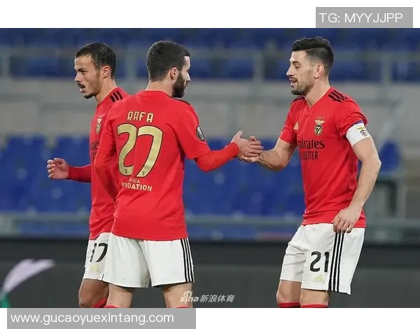 意甲焦点战本菲卡与阿森纳互交白卷争议判罚引发全场热议