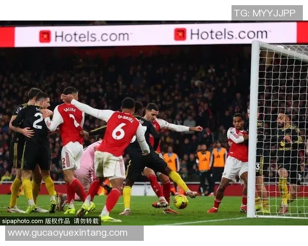 中超历史冷门那不勒斯大胜阿森纳全场沸腾补时进球引发狂欢