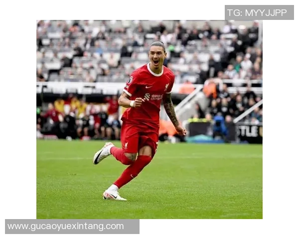 英超激战:里昂4-3逆转利物浦帽子戏法引爆全场激情 英超激战:里昂4-3逆转利物浦帽子戏法引爆全场激情