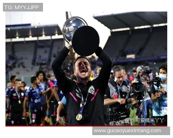 波尔图小胜曼联神奇扑救成比赛转折点数据分析揭示关键时刻 波尔图小胜曼联神奇扑救成比赛转折点数据分析揭示关键时刻